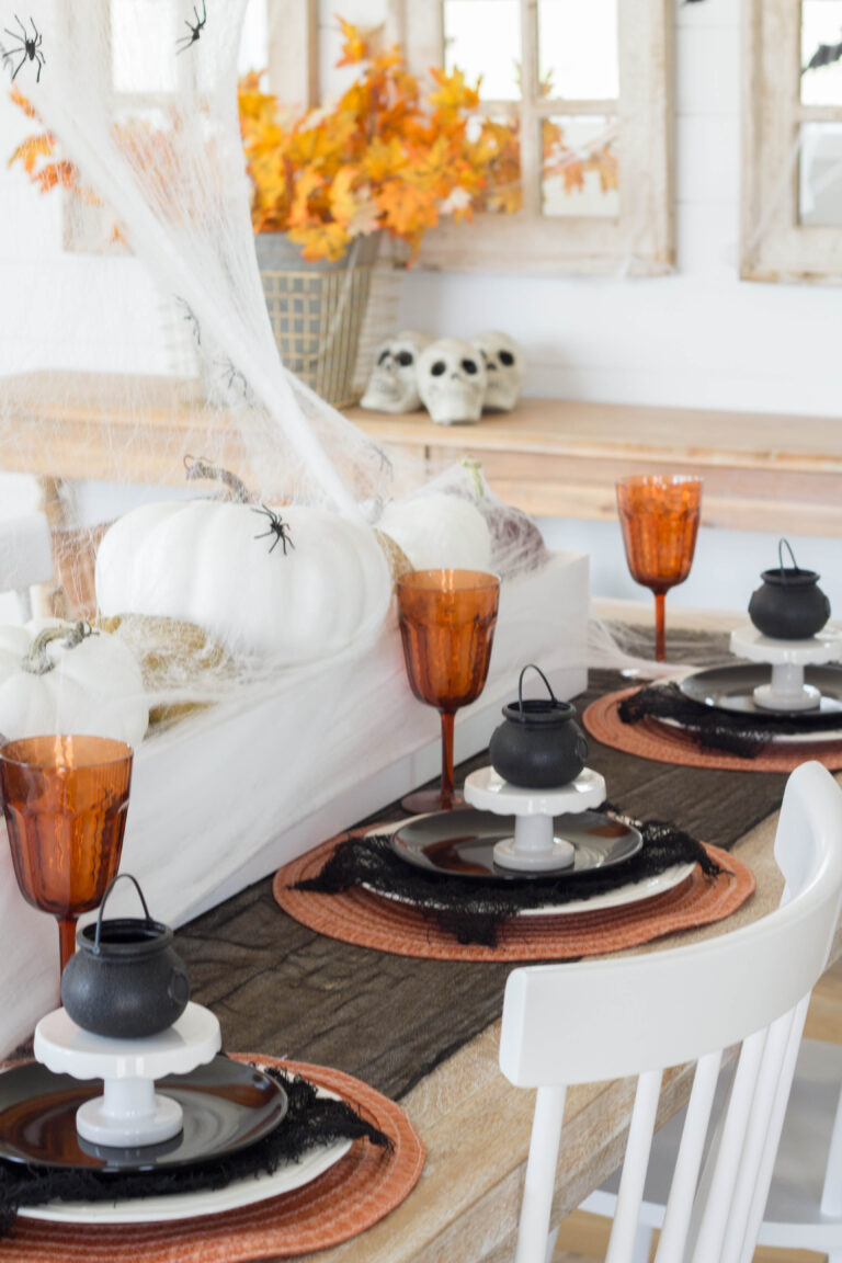 “A Ghoulish Gathering” Halloween Tablescape
