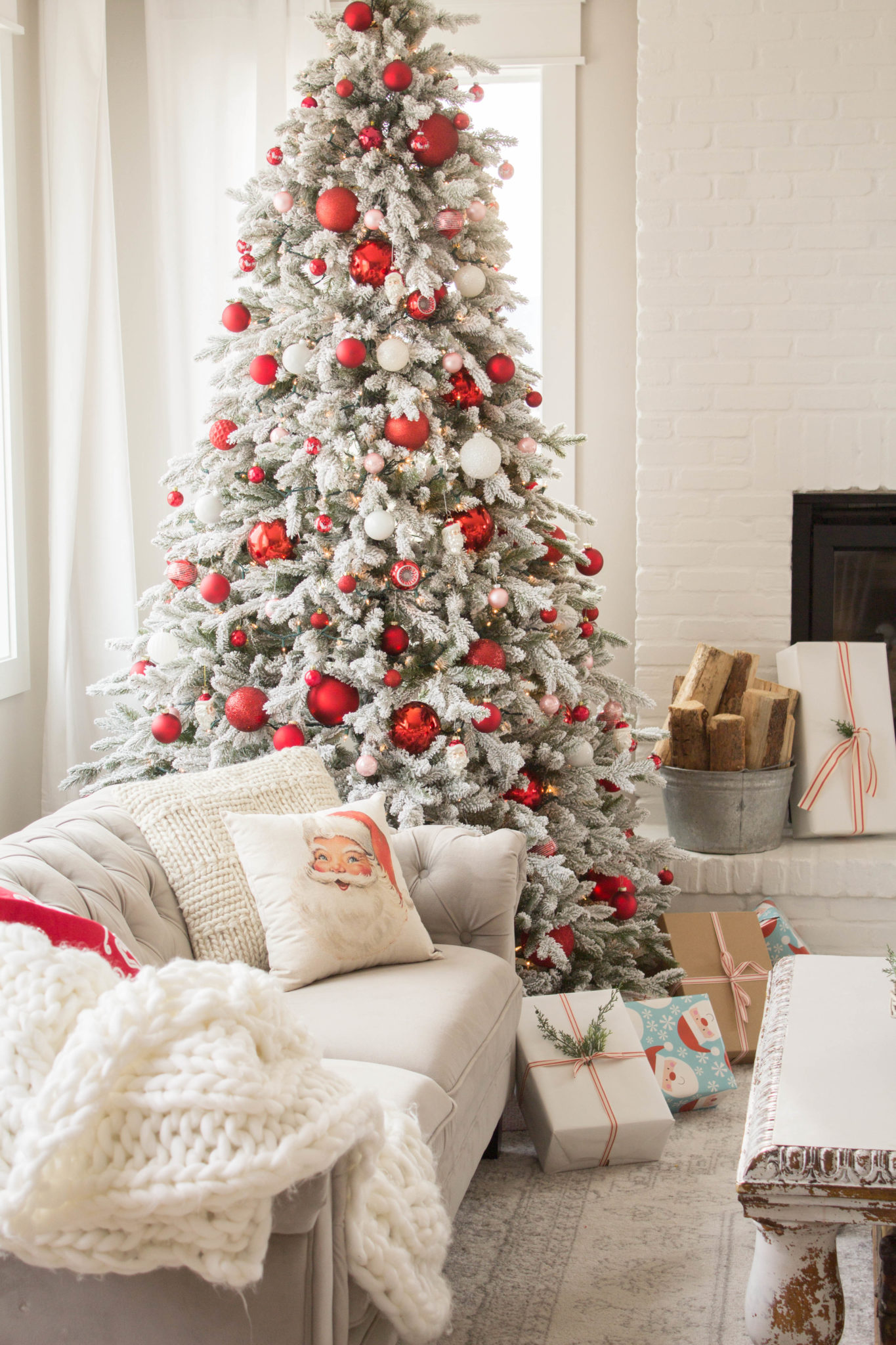 Christmas in the living room - Handmade Farmhouse