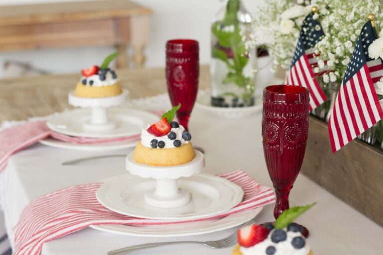 Simple Fourth of July Tablescape