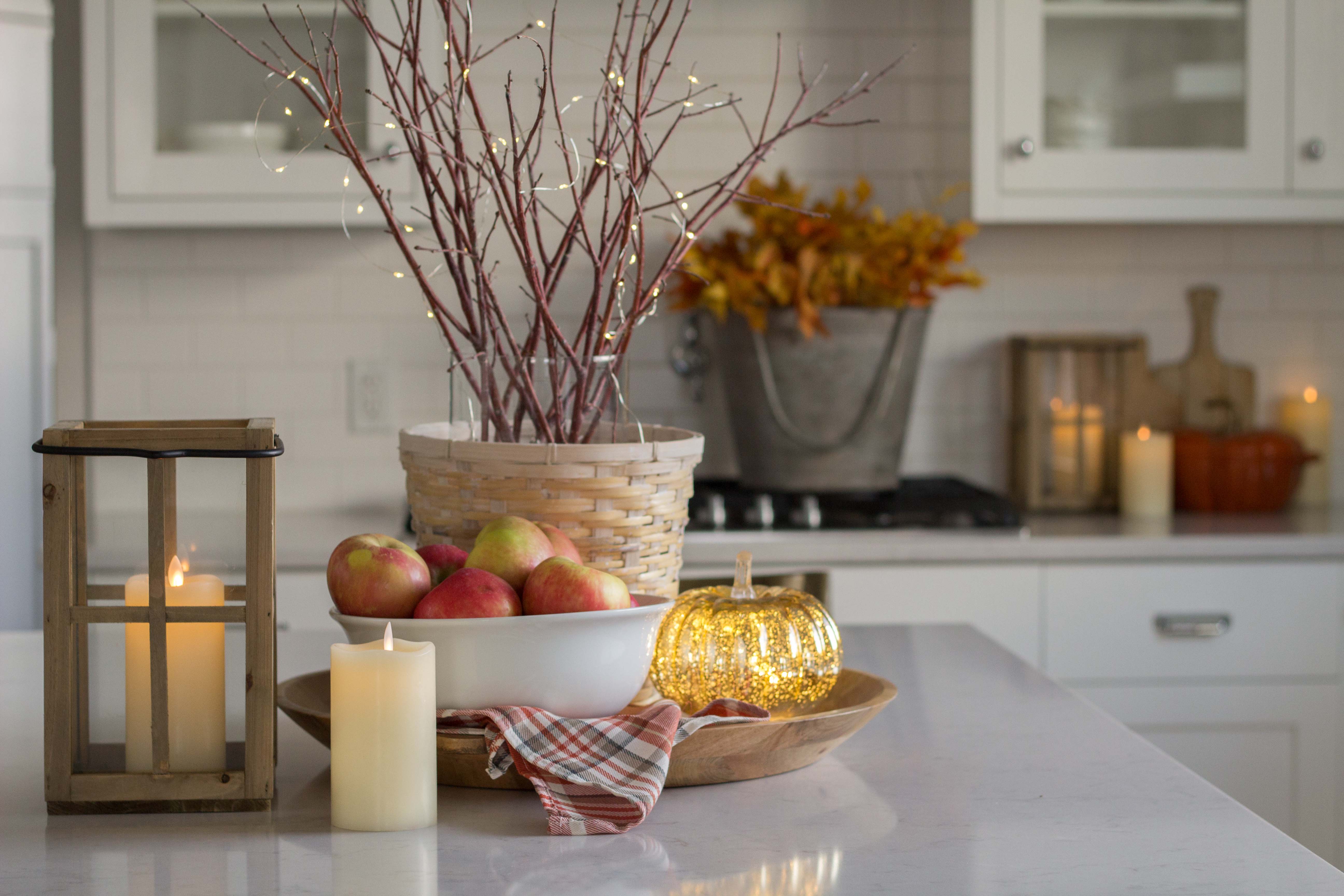 Cozy Autumn Candlelight Kitchen Décor