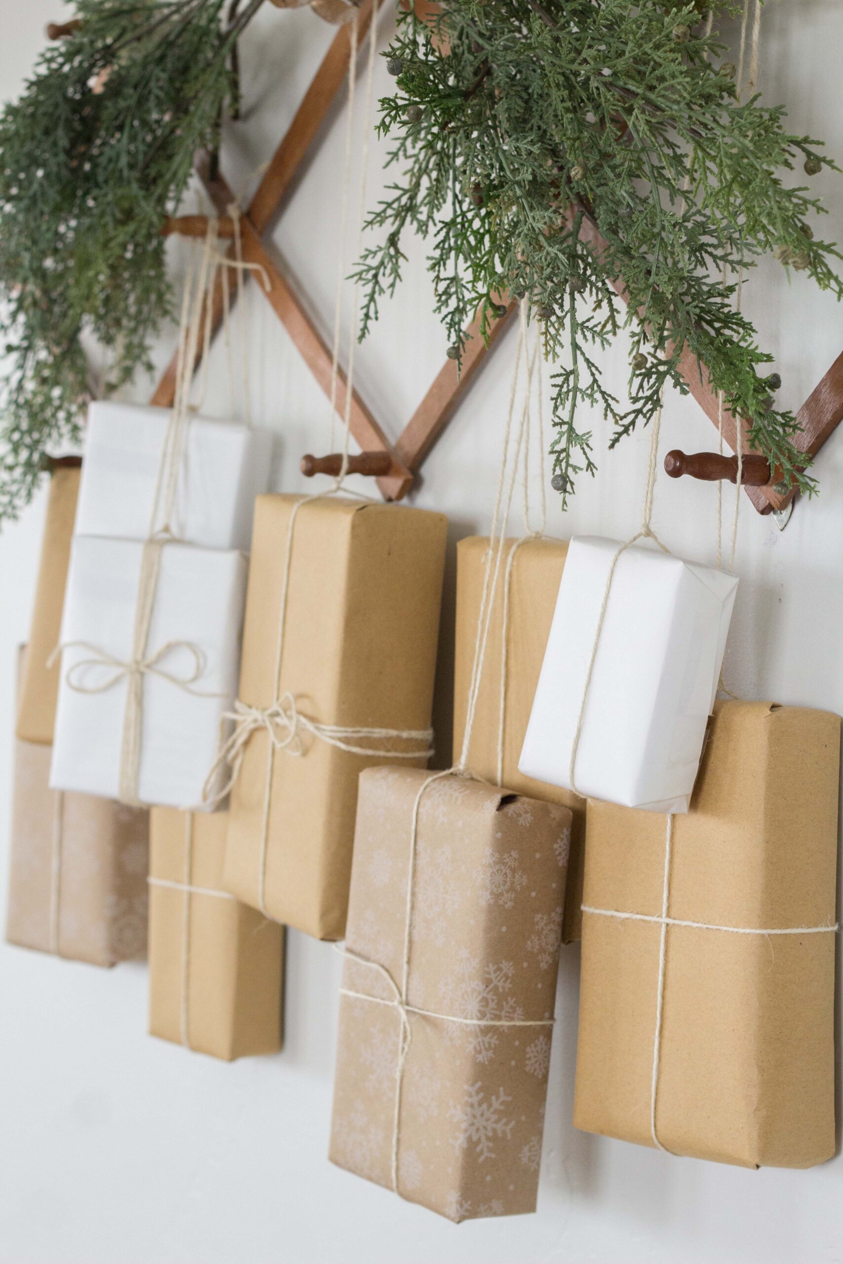 7 Inexpensive Christmas Décor Ideas - Handmade Farmhouse