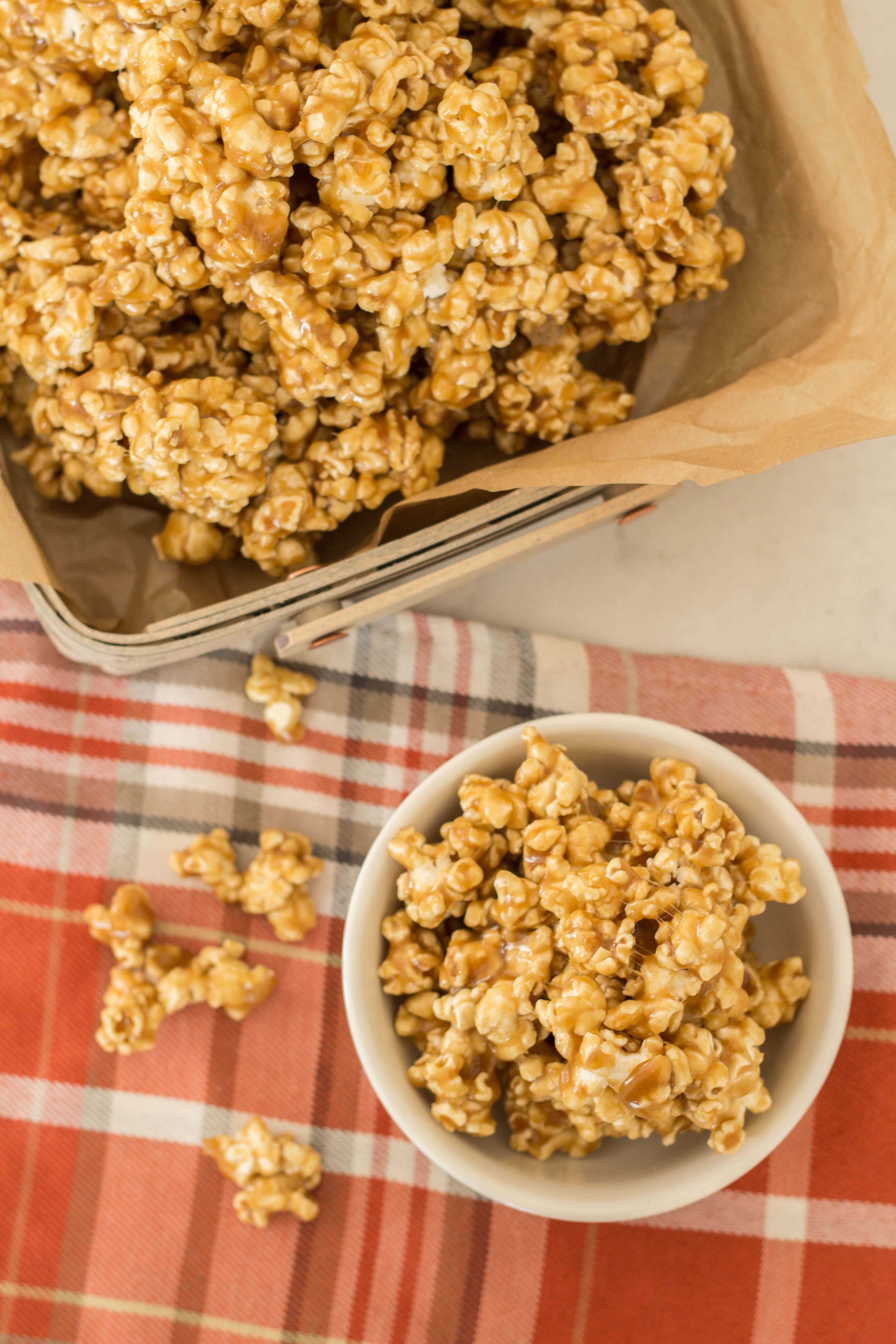 Mom's Famous Chewy Caramel Corn