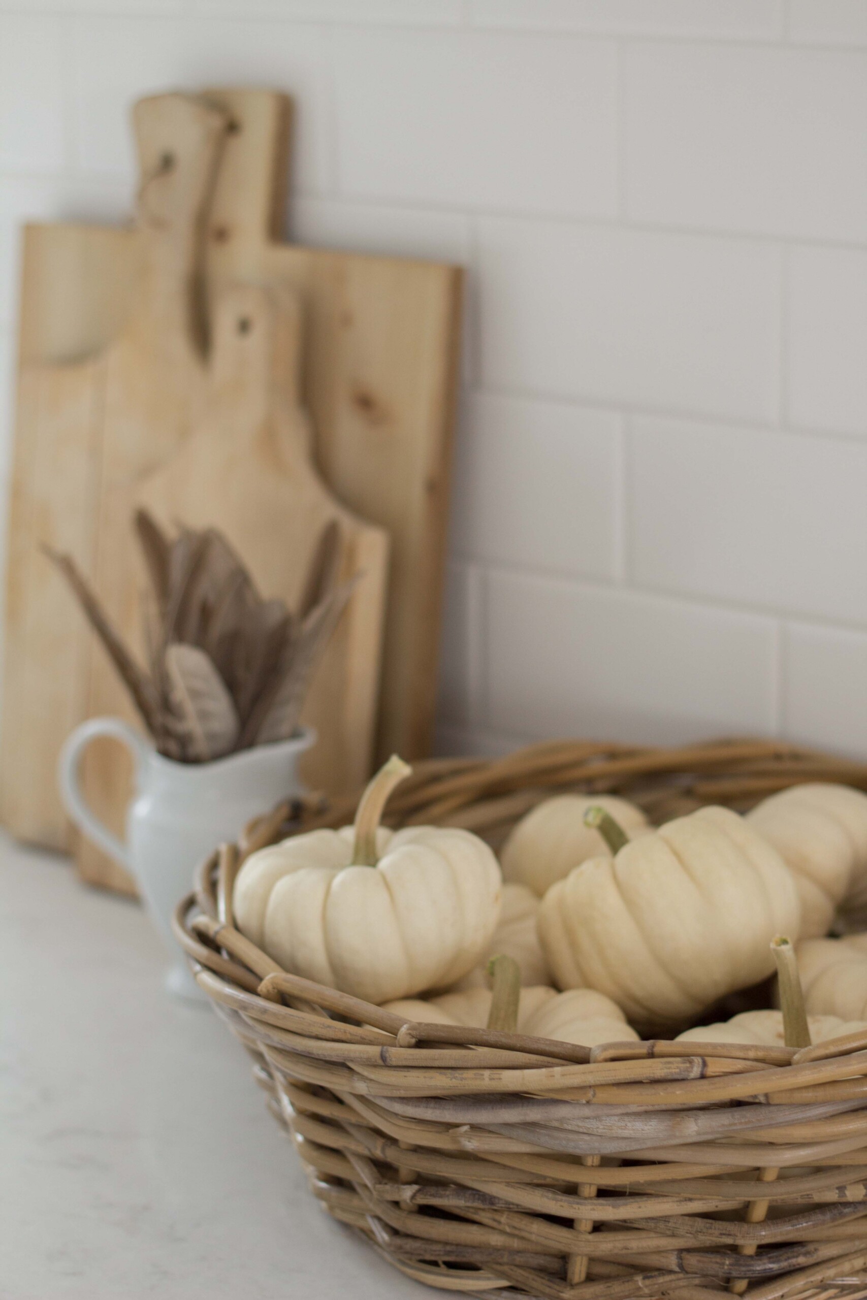 7 Inexpensive or Free Fall Decor Ideas basket of pumpkins 