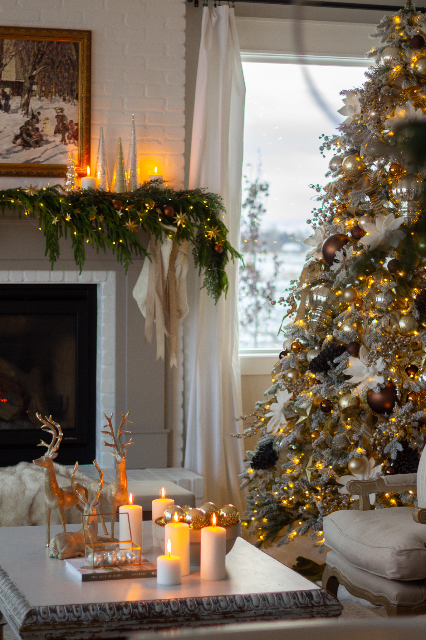 Christmas Living Room by Candlelight - Handmade Farmhouse