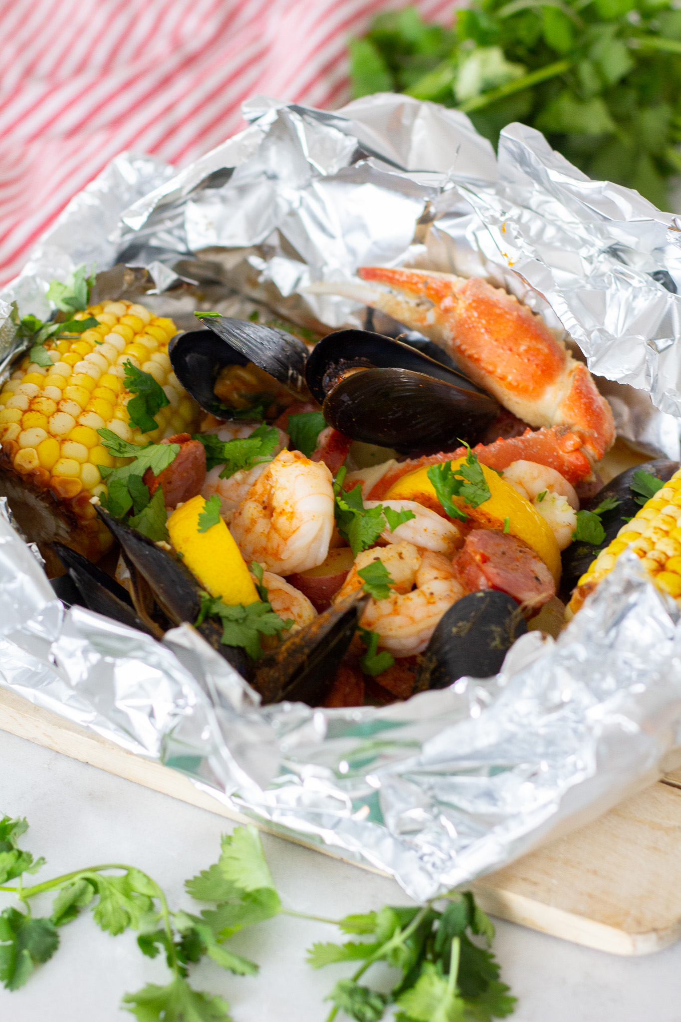 Easy Cajun Shrimp Boil Foil Packet Dinners