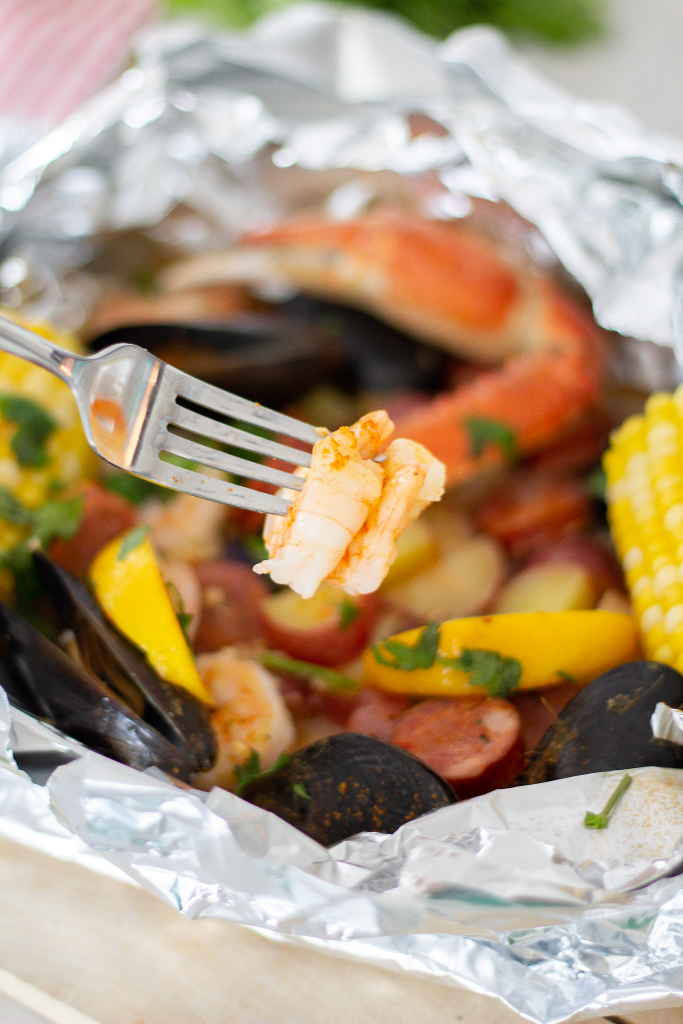 Easy Cajun Shrimp Boil Foil Packet Dinners