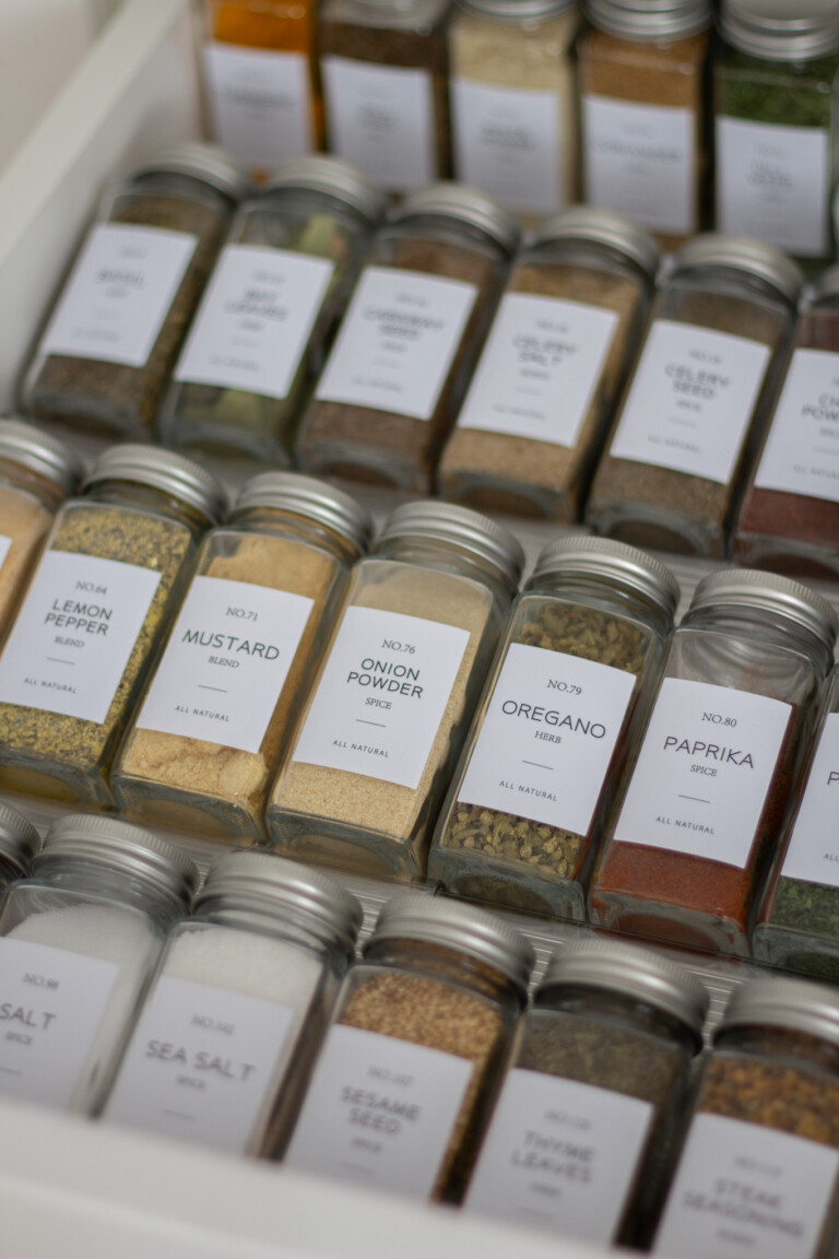 Simple Kitchen Spice Jar Organization