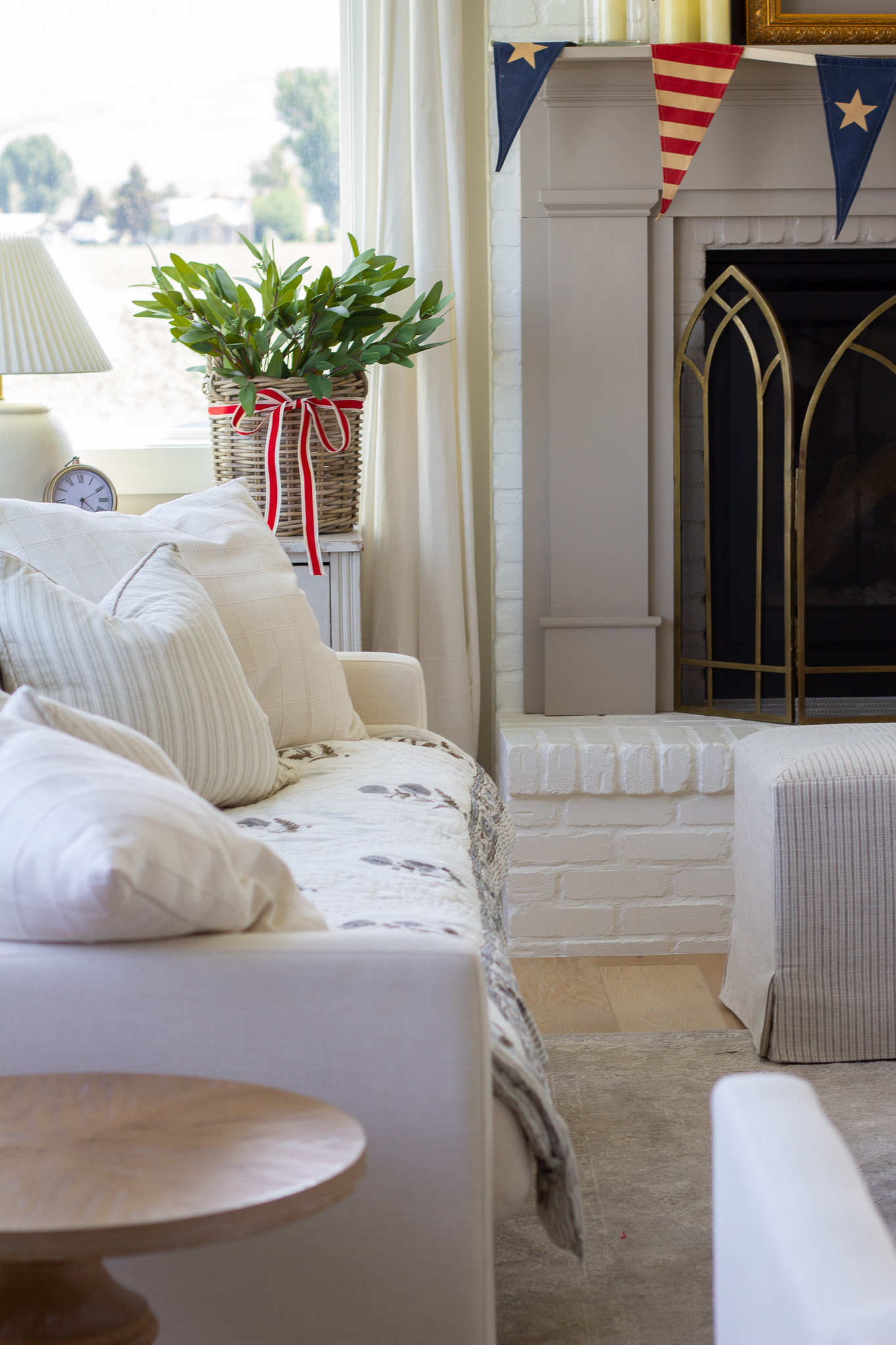 Simple Summertime Patriotic Decor Ideas