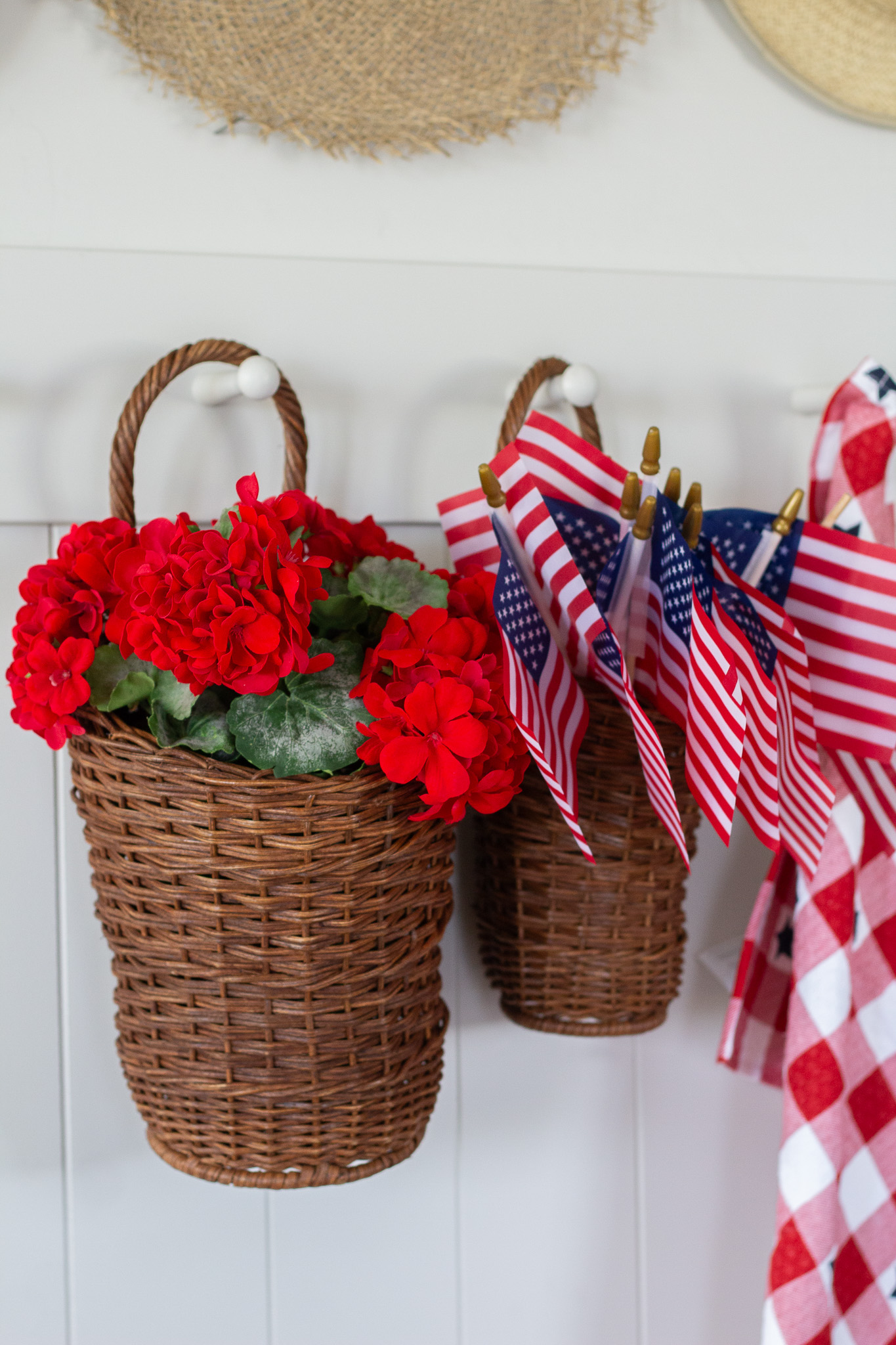 Simple Summertime Patriotic Decor Ideas