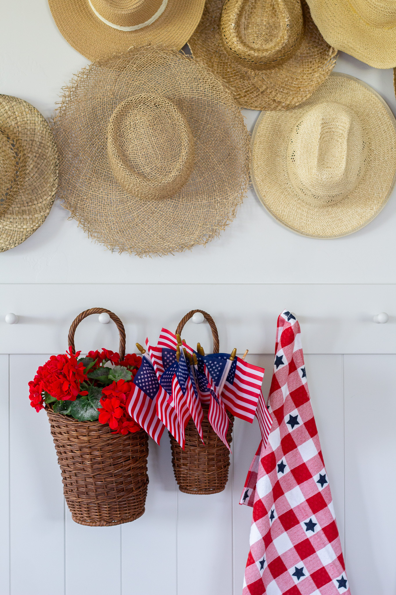 Simple Summertime Patriotic Decor Ideas