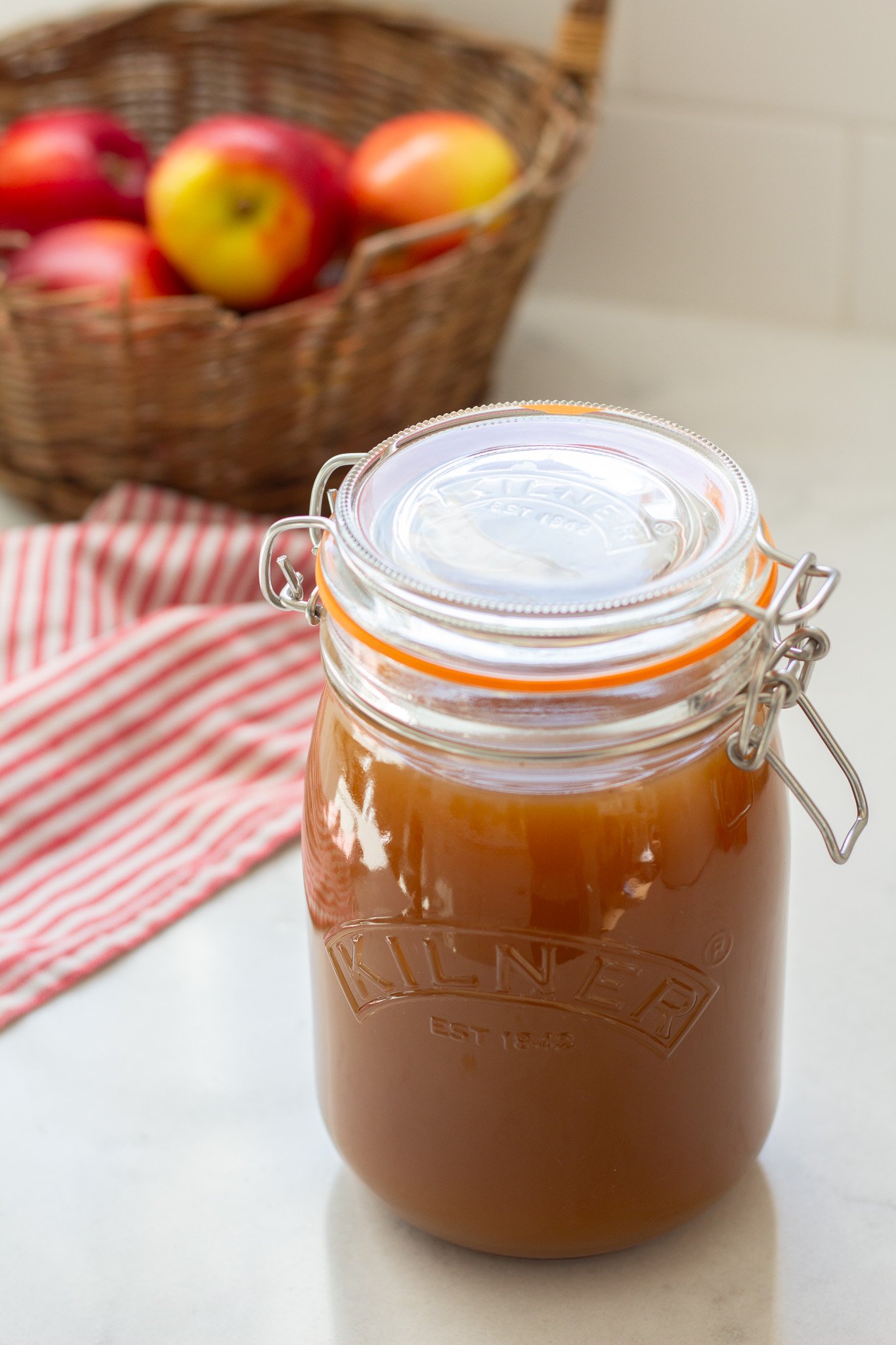 Easy Homemade Crockpot Wassail in a jar for gifting 