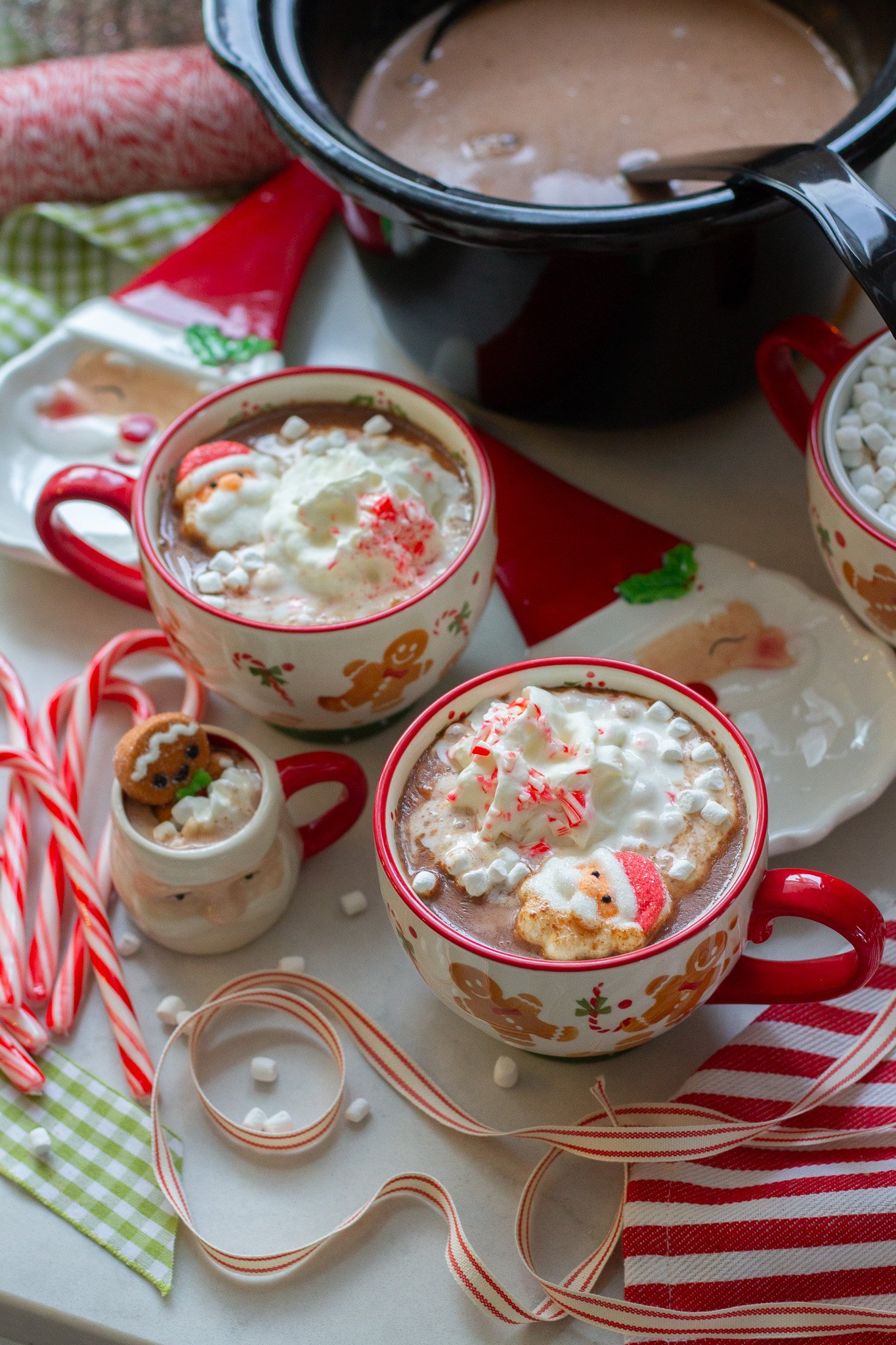 Rich and Creamy Crockpot Hot Cocoa